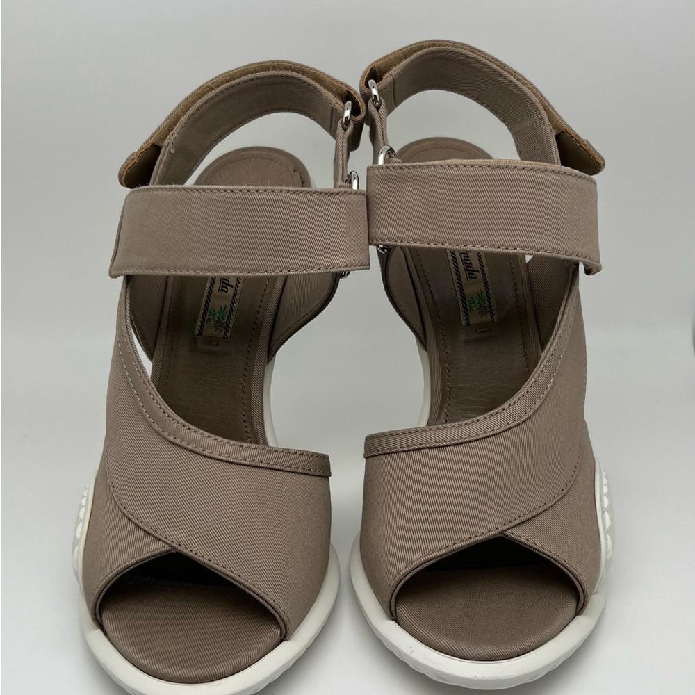 LIKE NEW 2014 PRADA Sandals Sz 40